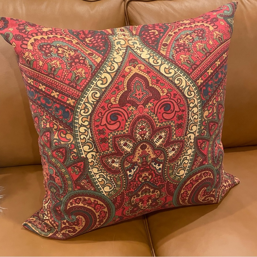 Pottery Barn 24x 24”Paisley Linen / Cotton Pillow Cover w/  Feather insert